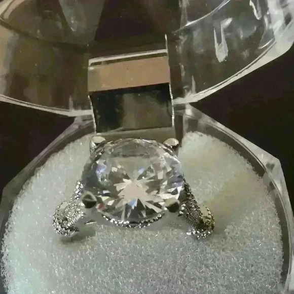 18k Silver 3Ct. Round Moissanite Solitaire Size: 5 - Picture 5 of 6
